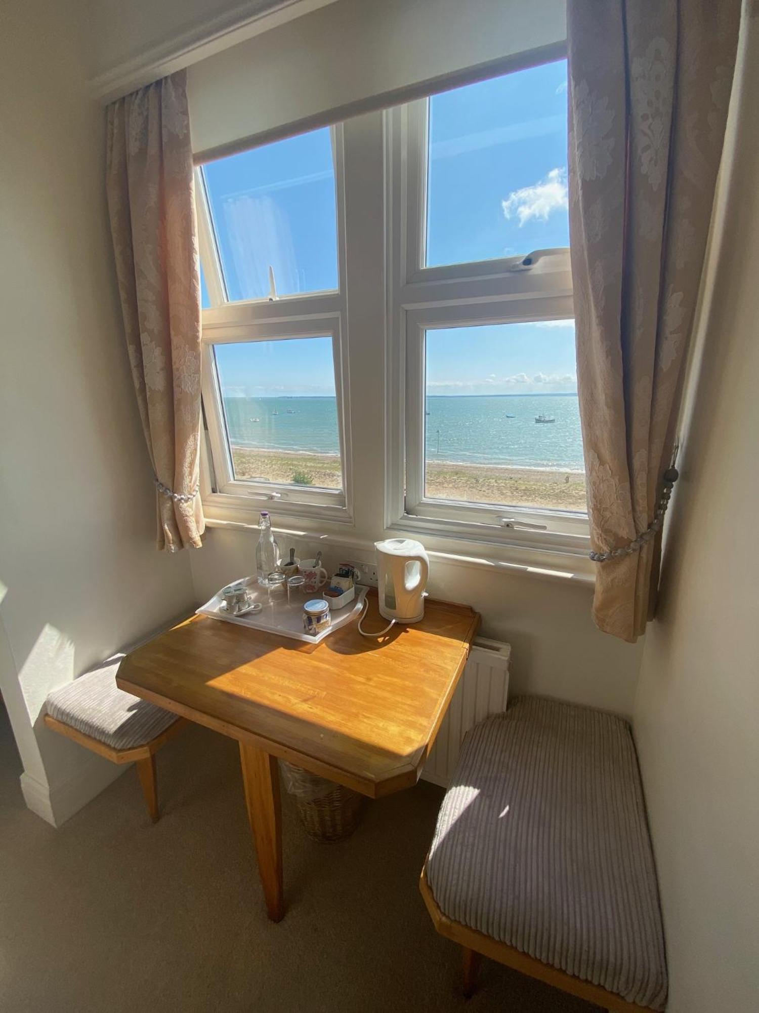 Pebbles Guest House Southend-on-Sea Zimmer foto